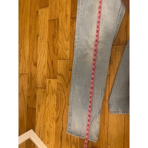 Levi's women's Light Wash button fly high rise 31W x 32L cotton jeans - Picture 11 of 11